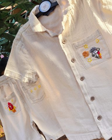 Little Explorer - Summer Outfit for 5-6 years old Boys Beige summer outfit for 5-6-year-old boys with embroidered space-themed details (astronaut, rocket, planet, stars)