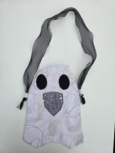 Ghost-shaped Tote Bag with Zipper for Trick-or-Treat Ghost-shape Halloween candy bag with zipper